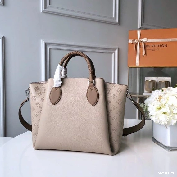 WIS Haumea Louis Vuitton Bag 1023